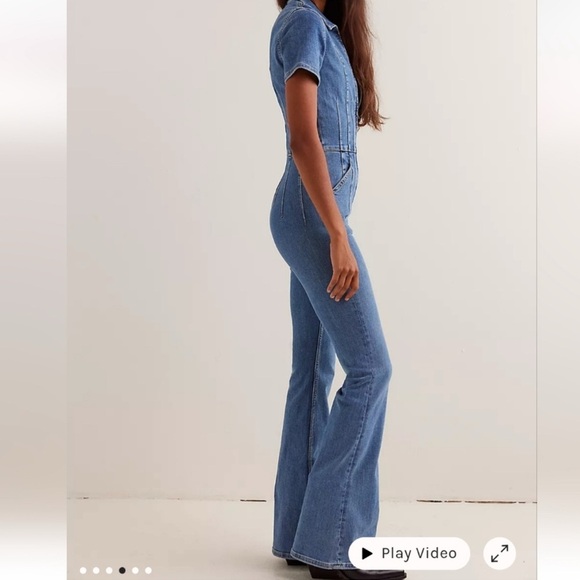Free People We The Free Jayde Denim Flare Jumpsuit In Sunburst Blue Size L - Picture 3 of 12